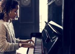 Best Digital Piano Under $2000 Reviews